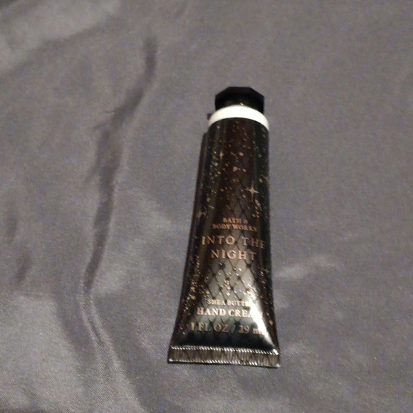 Travel size Bath & BodyWorks into the night set - Picture 4 of 5